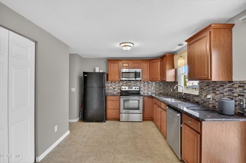 Tiny photo for 5449 Brook Point Road, Toledo, OH 43611 (MLS # 10006455)