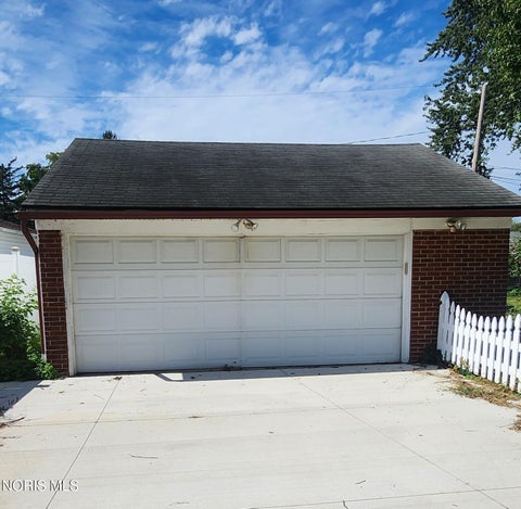 Tiny photo for 3252 Astor Avenue, Toledo, OH 43614 (MLS # 10013914)