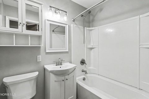 Tiny photo for 5622 Fenwick Drive, Toledo, OH 43623 (MLS # 10007562)