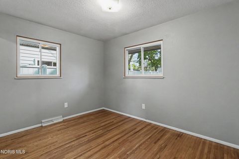 Tiny photo for 5622 Fenwick Drive, Toledo, OH 43623 (MLS # 10007562)