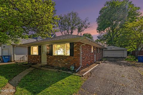 Photo of 5622 Fenwick Drive, Toledo, OH 43623 (MLS # 10007562)