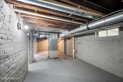 Tiny photo for 187 E Broadway Street, Toledo, OH 43605 (MLS # 10000610)