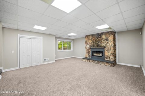 Tiny photo for 187 E Broadway Street, Toledo, OH 43605 (MLS # 10000610)