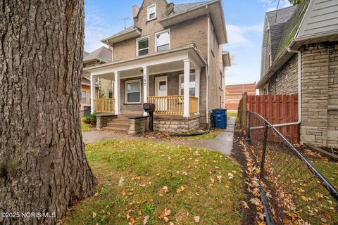 Tiny photo for 187 E Broadway Street, Toledo, OH 43605 (MLS # 10000610)