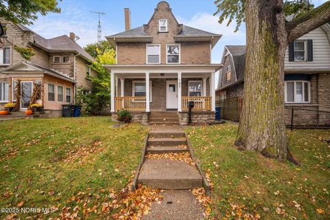 Tiny photo for 187 E Broadway Street, Toledo, OH 43605 (MLS # 10000610)