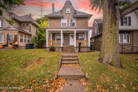 Photo of 187 E Broadway Street, Toledo, OH 43605 (MLS # 10000610) Photo of 187 E Broadway Street, Toledo, OH 43605 (MLS # 10000610)