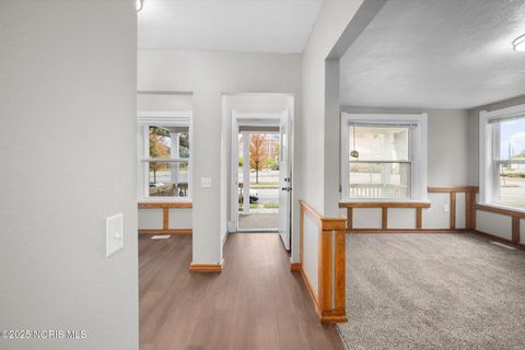 Tiny photo for 187 E Broadway Street, Toledo, OH 43605 (MLS # 10000610)