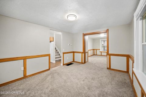 Tiny photo for 187 E Broadway Street, Toledo, OH 43605 (MLS # 10000610)