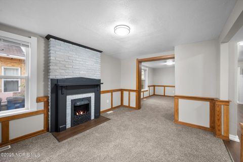 Tiny photo for 187 E Broadway Street, Toledo, OH 43605 (MLS # 10000610)