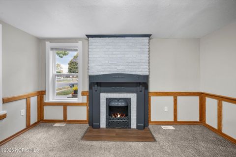 Tiny photo for 187 E Broadway Street, Toledo, OH 43605 (MLS # 10000610)