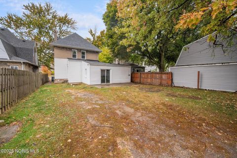 Tiny photo for 187 E Broadway Street, Toledo, OH 43605 (MLS # 10000610)