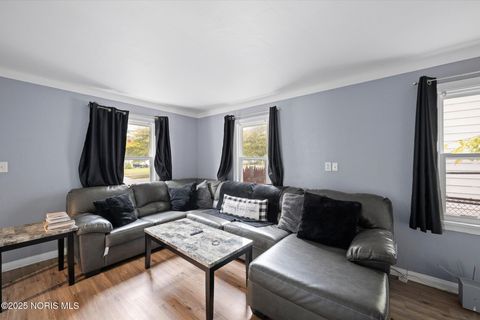 Tiny photo for 2146 Marlow Road, Toledo, OH 43613 (MLS # 10000749)