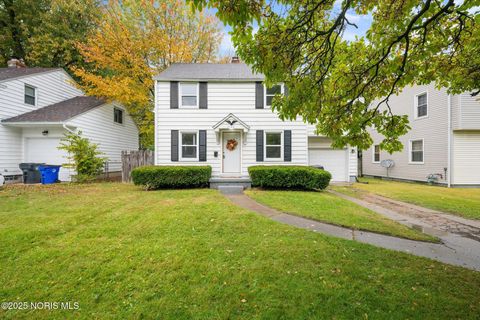 Tiny photo for 2146 Marlow Road, Toledo, OH 43613 (MLS # 10000749)