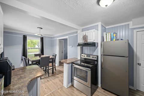 Tiny photo for 2146 Marlow Road, Toledo, OH 43613 (MLS # 10000749)