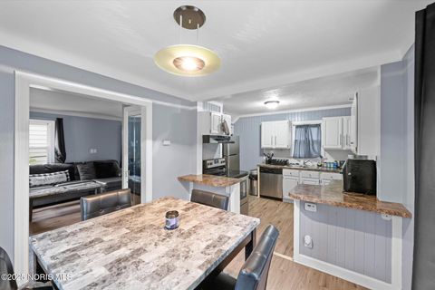 Tiny photo for 2146 Marlow Road, Toledo, OH 43613 (MLS # 10000749)