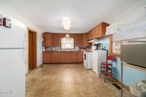 Tiny photo for 227 E Lynn Street, Edgerton, OH 43517 (MLS # 10004732)