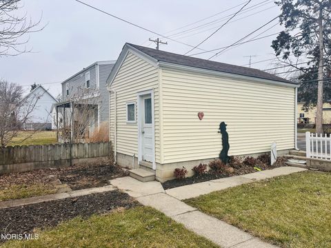 Tiny photo for 110 S Monroe Street, Fremont, OH 43420 (MLS # 10004377)
