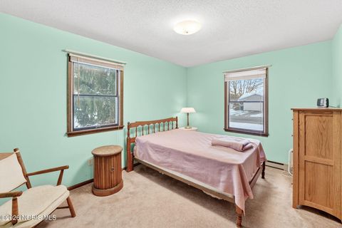 Tiny photo for 808 N Wintergarden Road, Bowling Green, OH 43402 (MLS # 10003362)