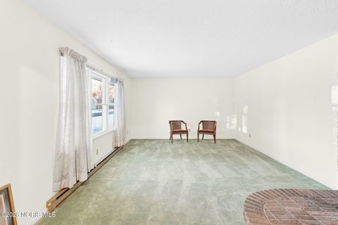 Tiny photo for 808 N Wintergarden Road, Bowling Green, OH 43402 (MLS # 10003362)