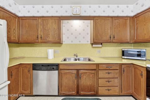 Tiny photo for 808 N Wintergarden Road, Bowling Green, OH 43402 (MLS # 10003362)