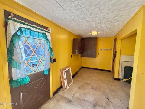 Tiny photo for 1207 Colton Street, Toledo, OH 43609 (MLS # 10006300)