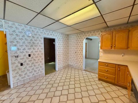 Tiny photo for 1207 Colton Street, Toledo, OH 43609 (MLS # 10006300)