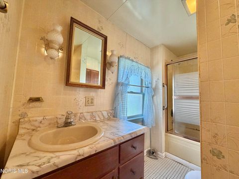 Tiny photo for 1207 Colton Street, Toledo, OH 43609 (MLS # 10006300)