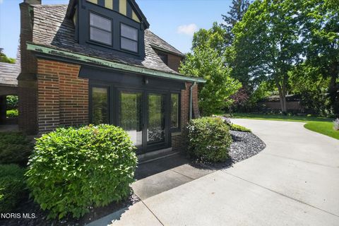 Tiny photo for 2151 Hawthorne Road, Ottawa Hills, OH 43606 (MLS # 10008453)
