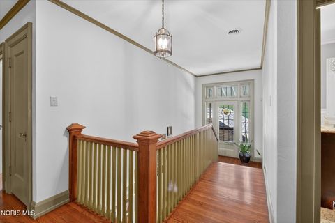 Tiny photo for 2151 Hawthorne Road, Ottawa Hills, OH 43606 (MLS # 10008453)
