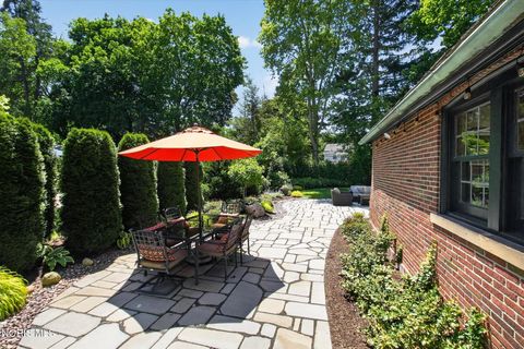 Tiny photo for 2151 Hawthorne Road, Ottawa Hills, OH 43606 (MLS # 10008453)