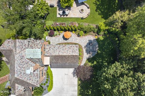 Tiny photo for 2151 Hawthorne Road, Ottawa Hills, OH 43606 (MLS # 10008453)