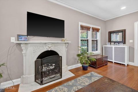 Tiny photo for 2151 Hawthorne Road, Ottawa Hills, OH 43606 (MLS # 10008453)