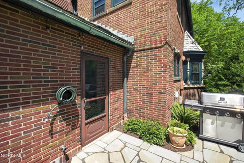 Tiny photo for 2151 Hawthorne Road, Ottawa Hills, OH 43606 (MLS # 10008453)