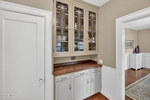 Tiny photo for 2151 Hawthorne Road, Ottawa Hills, OH 43606 (MLS # 10008453)