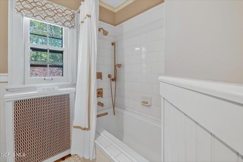 Tiny photo for 2151 Hawthorne Road, Ottawa Hills, OH 43606 (MLS # 10008453)