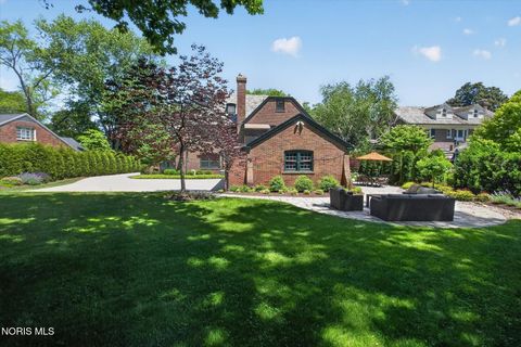 Tiny photo for 2151 Hawthorne Road, Ottawa Hills, OH 43606 (MLS # 10008453)