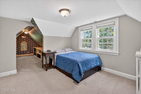 Tiny photo for 2151 Hawthorne Road, Ottawa Hills, OH 43606 (MLS # 10008453)