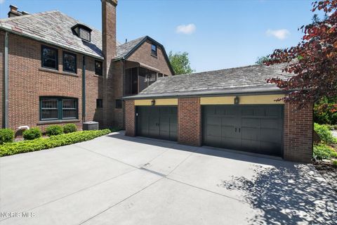Tiny photo for 2151 Hawthorne Road, Ottawa Hills, OH 43606 (MLS # 10008453)