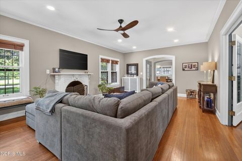 Tiny photo for 2151 Hawthorne Road, Ottawa Hills, OH 43606 (MLS # 10008453)
