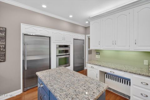 Tiny photo for 2151 Hawthorne Road, Ottawa Hills, OH 43606 (MLS # 10008453)