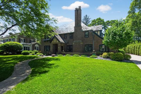 Tiny photo for 2151 Hawthorne Road, Ottawa Hills, OH 43606 (MLS # 10008453)