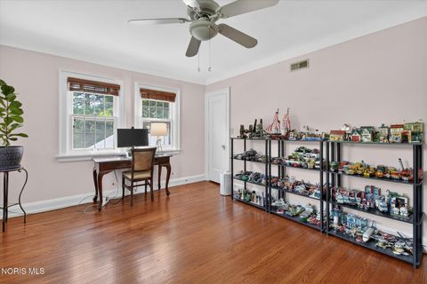 Tiny photo for 2151 Hawthorne Road, Ottawa Hills, OH 43606 (MLS # 10008453)