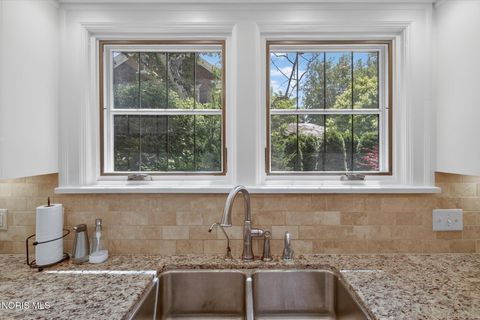 Tiny photo for 2151 Hawthorne Road, Ottawa Hills, OH 43606 (MLS # 10008453)