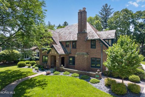 Tiny photo for 2151 Hawthorne Road, Ottawa Hills, OH 43606 (MLS # 10008453)