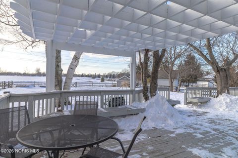 Tiny photo for 1308 Oaktree Court, Oregon, OH 43616 (MLS # 10003883)