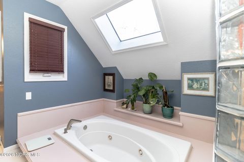 Tiny photo for 1308 Oaktree Court, Oregon, OH 43616 (MLS # 10003883)