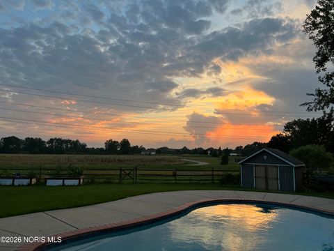 Tiny photo for 1308 Oaktree Court, Oregon, OH 43616 (MLS # 10003883)