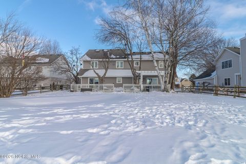 Tiny photo for 1308 Oaktree Court, Oregon, OH 43616 (MLS # 10003883)
