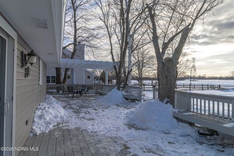 Tiny photo for 1308 Oaktree Court, Oregon, OH 43616 (MLS # 10003883)