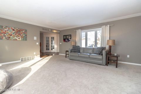 Tiny photo for 1308 Oaktree Court, Oregon, OH 43616 (MLS # 10003883)